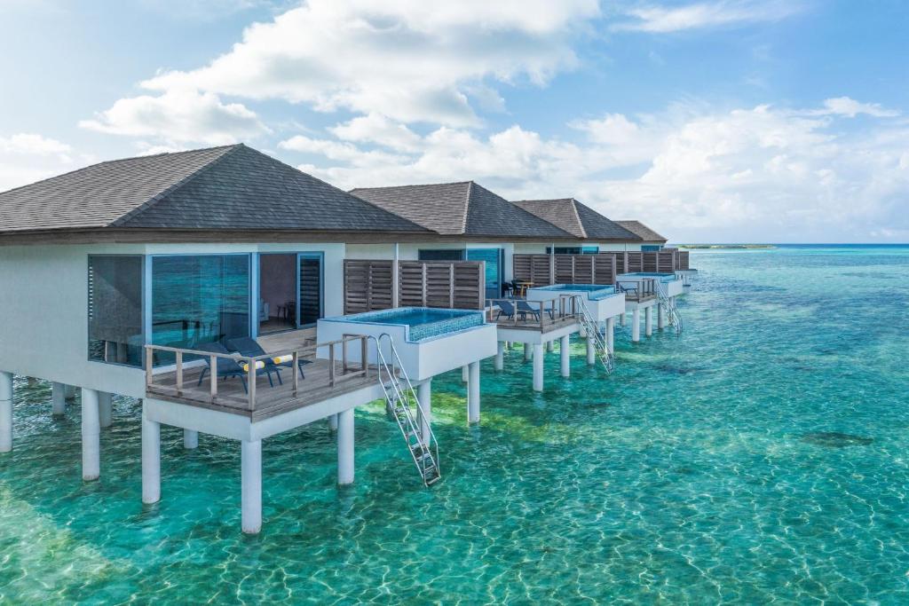 Le Méridien Maldives - Ambiente luxuoso com design moderno e sofisticado
