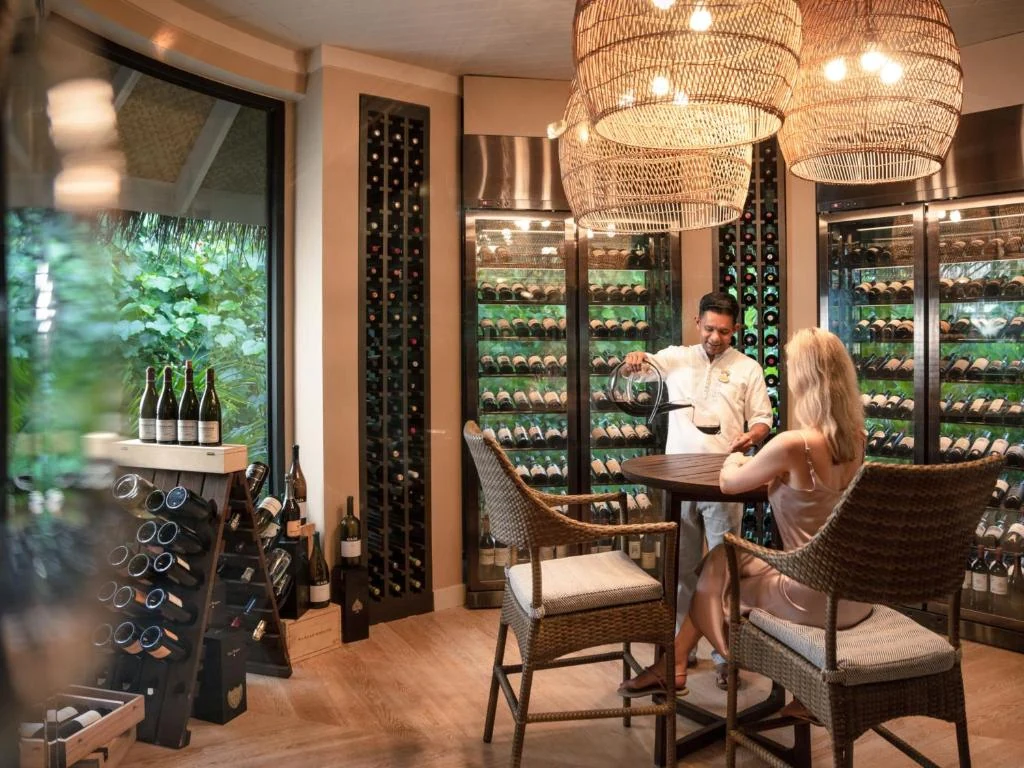 Adega de vinhos premium e experiências de degustação nas Maldivas