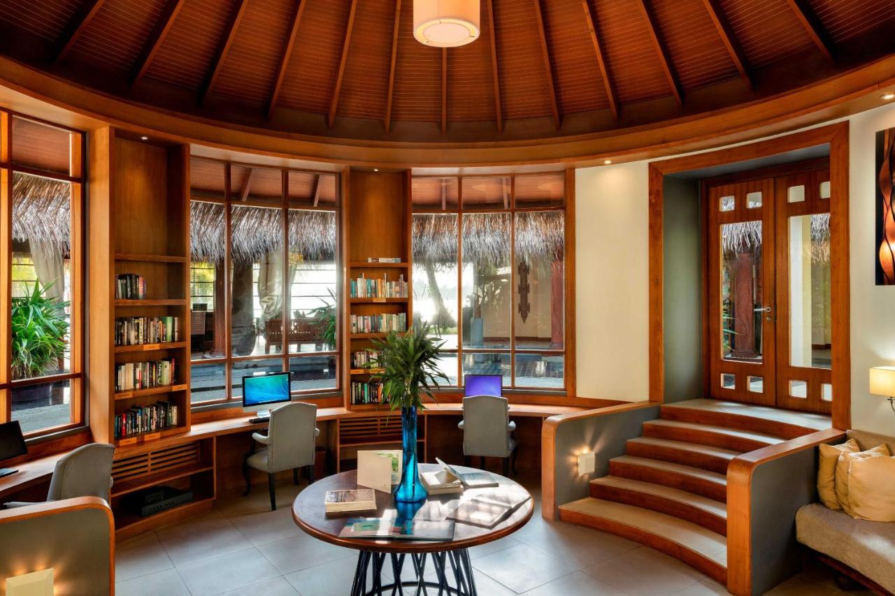 Anantara Dhigu Maldives Resort - biblioteca, design moderno no resort de luxo nas Ilhas Maldivas