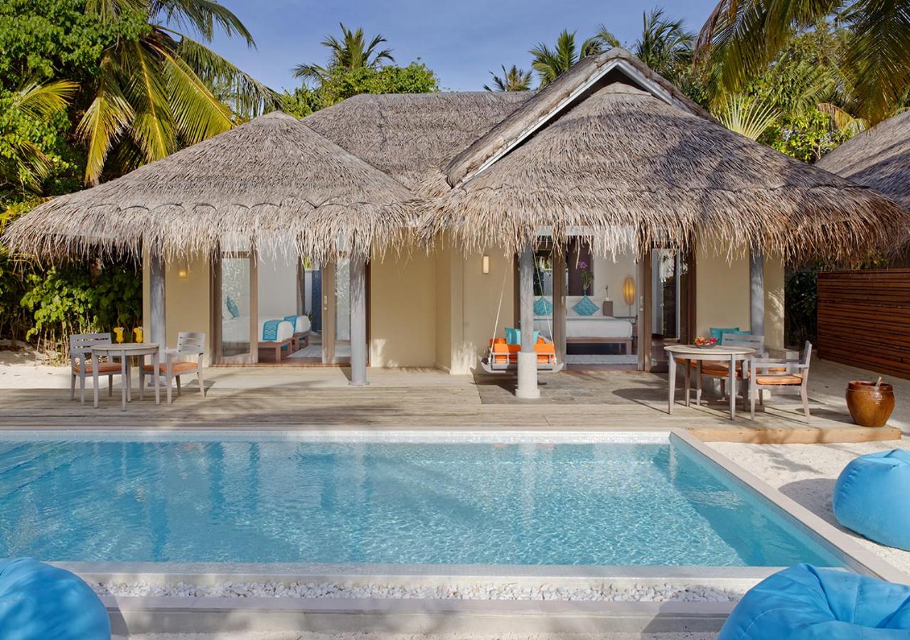 Anantara Dhigu Maldives Resort - piscina privativa, telhado de palha no resort de luxo nas Ilhas Maldivas