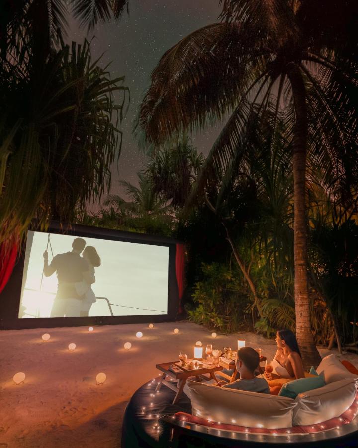 Anantara Kihavah Maldives Villas - filme ao ar livre, ambiente romântico no resort de luxo nas Ilhas Maldivas