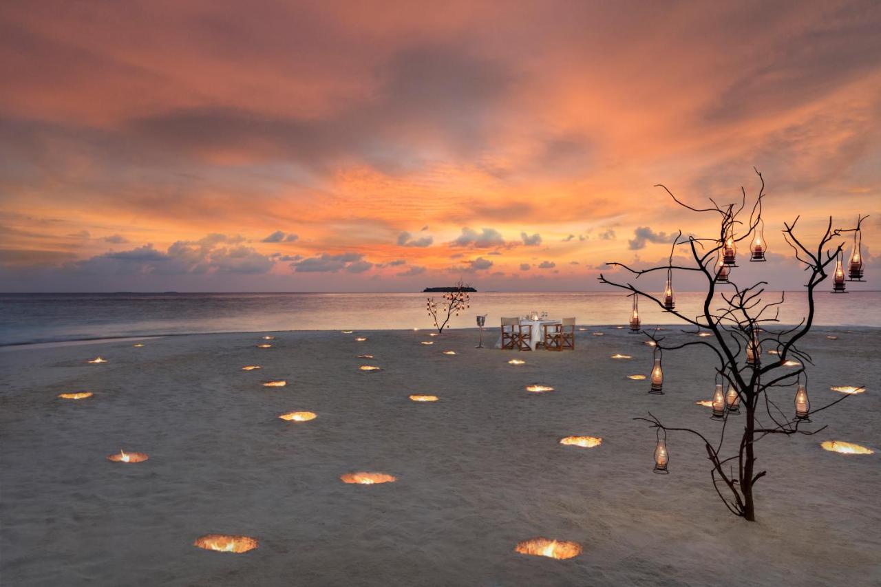 Anantara Kihavah Maldives Villas - pôr do sol, praia no resort de luxo nas Ilhas Maldivas