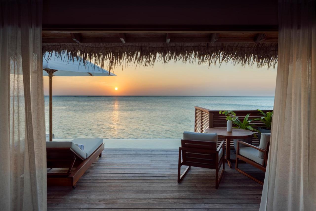 Conrad Maldives Rangali Island - pôr do sol, vista para o oceano no resort de luxo nas Ilhas Maldivas