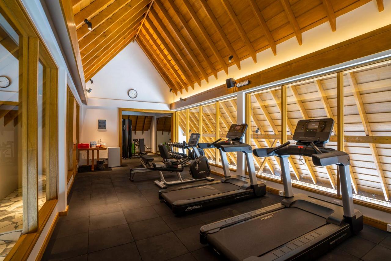 Emerald Faarufushi - centro de fitness, esteiras no resort de luxo nas Ilhas Maldivas