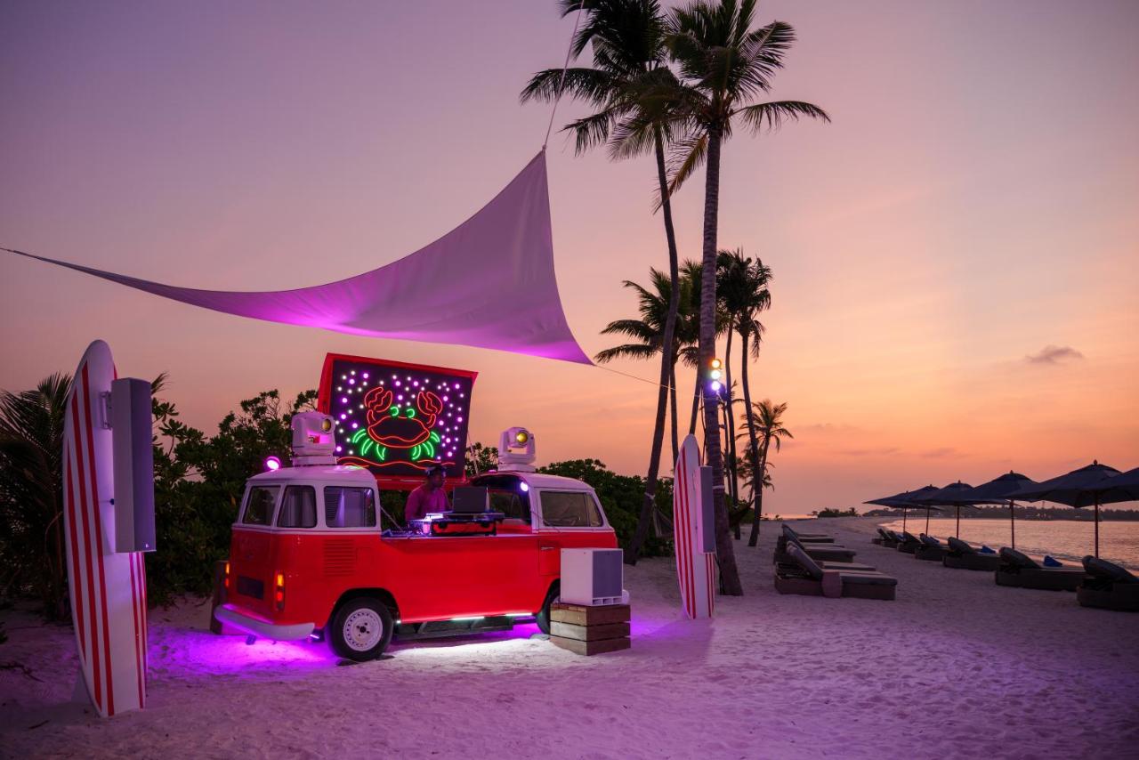 Finolhu Baa Atoll Maldives - food truck, pôr do sol no resort de luxo nas Ilhas Maldivas