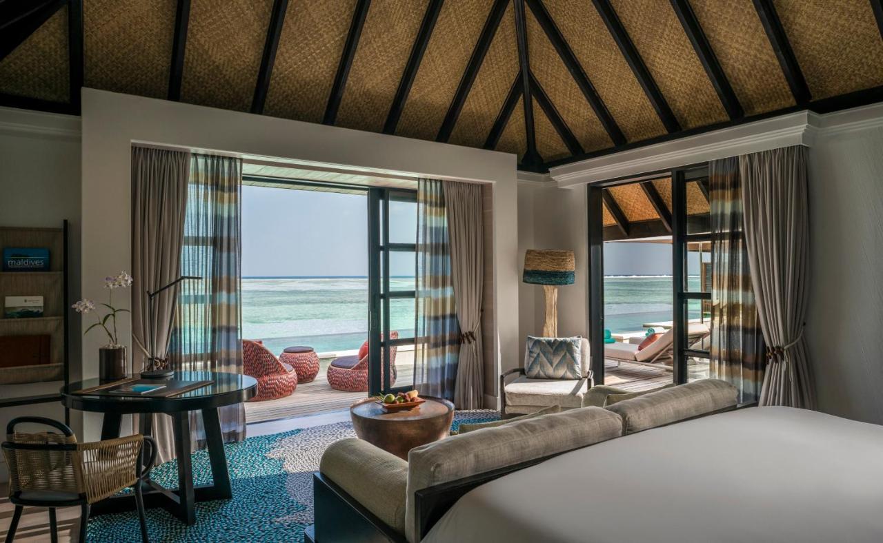 Four Seasons Resort Maldives at Kuda Huraa - luxuoso, vista para o mar no resort de luxo nas Ilhas Maldivas