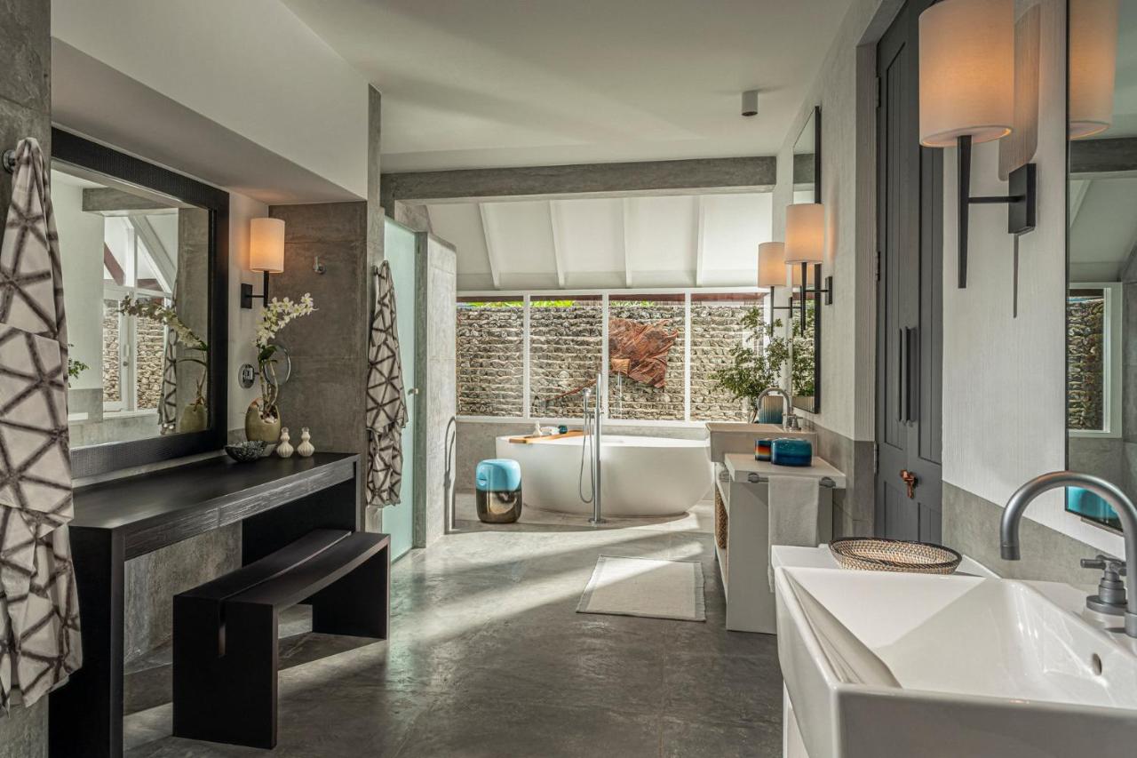 Four Seasons Resort Maldives at Landaa Giraavaru - luxuoso, banheira independente no resort de luxo nas Ilhas Maldivas