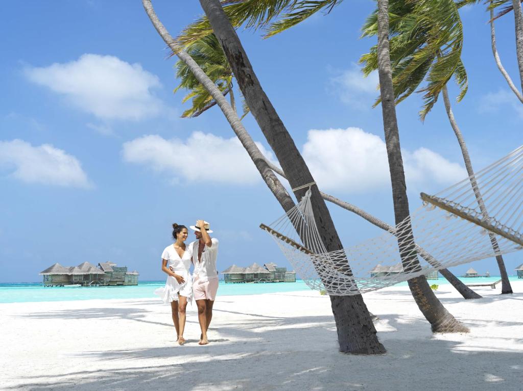 Gili Lankanfushi Maldives - areia branca, lagoa turquesa no resort de luxo nas Ilhas Maldivas