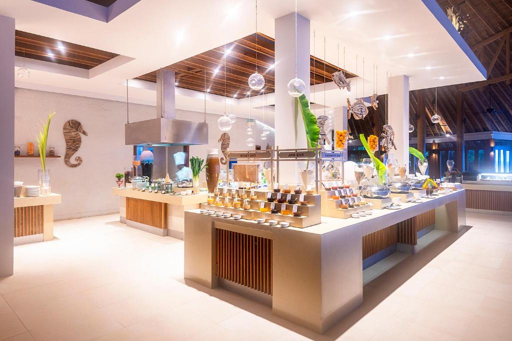 Hideaway Beach Resort - buffet, frutos do mar no resort de luxo nas Ilhas Maldivas