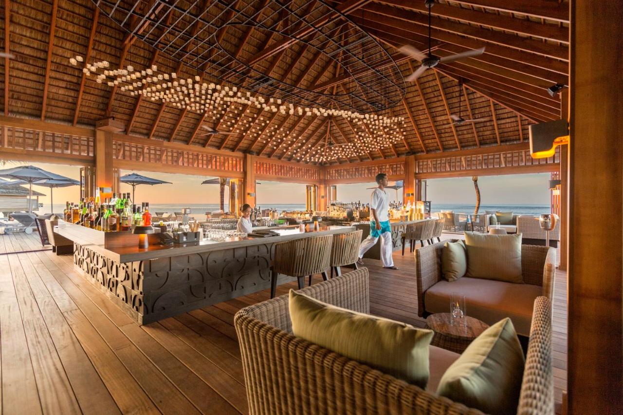 Hurawalhi Island Resort - luxuoso, vista para o mar no resort de luxo nas Ilhas Maldivas