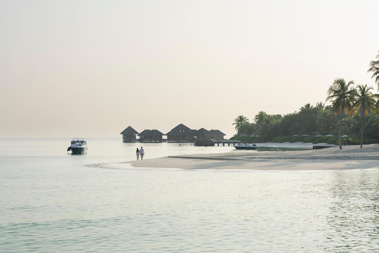 Huvafen Fushi - casal, vilas sobre a água no resort de luxo nas Ilhas Maldivas