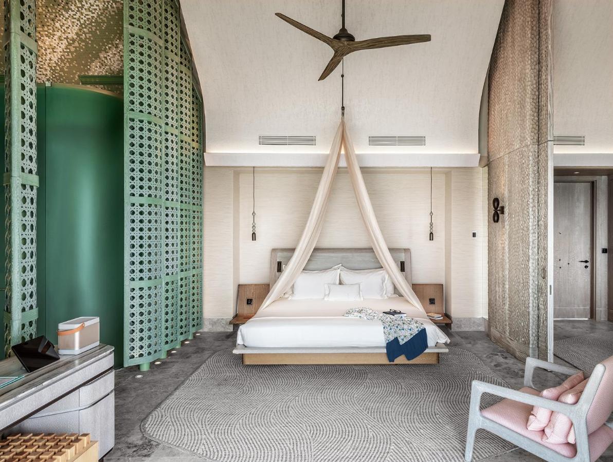 JOALI Being - luxuoso, cama com dossel no resort de luxo nas Ilhas Maldivas