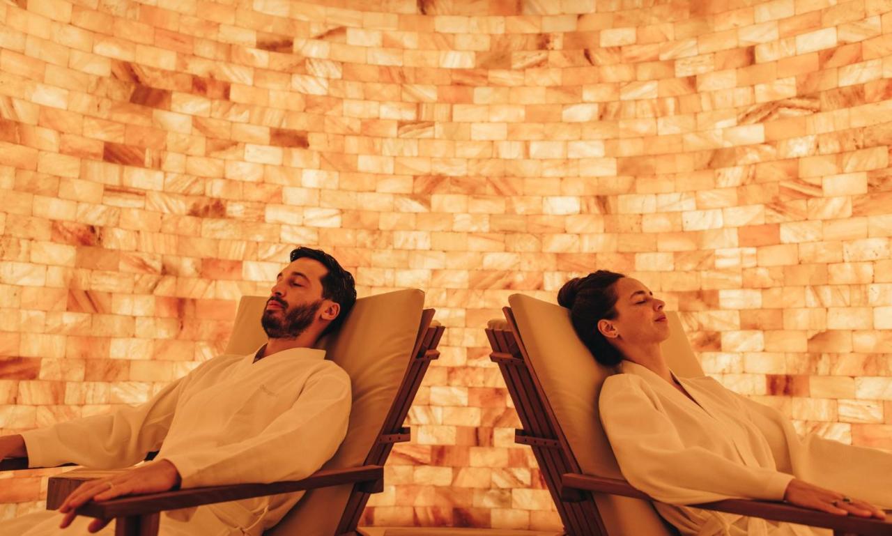 JOALI Being - relaxamento, parede de sal no resort de luxo nas Ilhas Maldivas