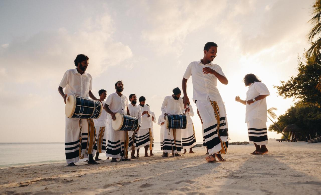 JOALI Maldives - apresentação cultural, dança tradicional no resort de luxo nas Ilhas Maldivas
