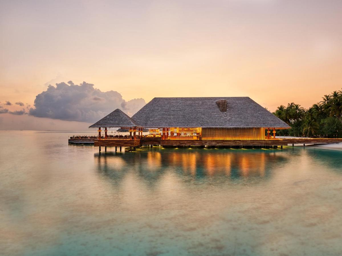 JOALI Maldives - sobre a água, pôr do sol no resort de luxo nas Ilhas Maldivas