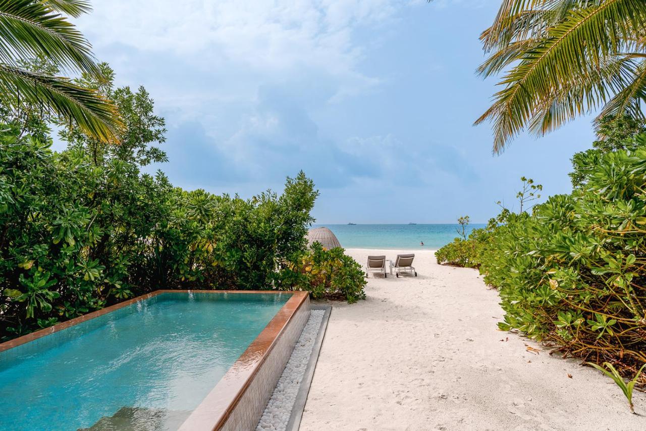 Kuda Villingili Resort Maldives - piscina infinita, privativa no resort de luxo nas Ilhas Maldivas