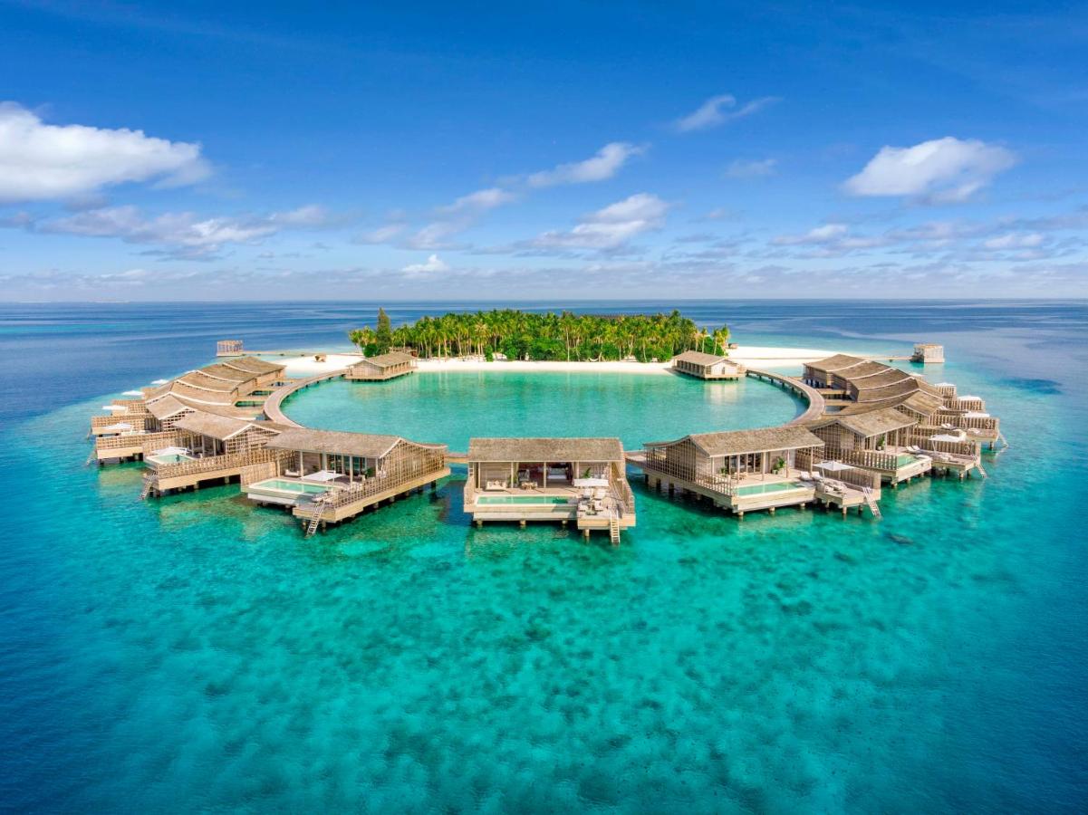 Kudadoo Maldives Private Island - villas sobre a água, águas turquesa no resort de luxo nas Ilhas Maldivas