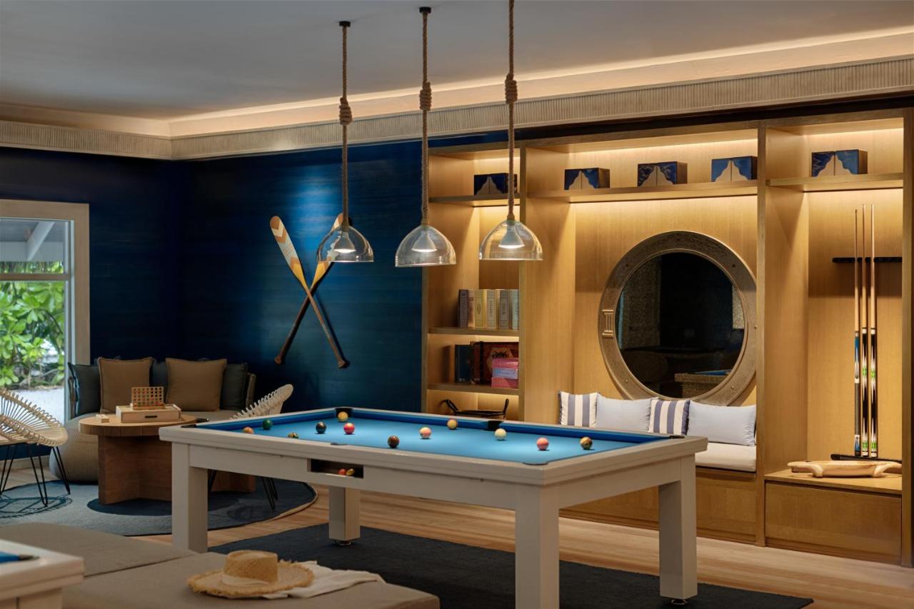 Six Senses Kanuhura - mesa de sinuca, sala de jogos no resort de luxo nas Ilhas Maldivas