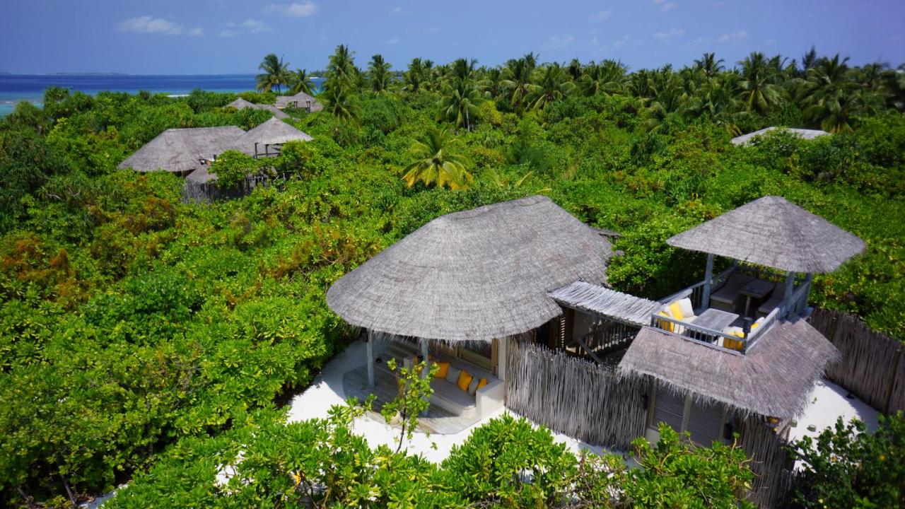 Six Senses Laamu - tropicais, vilas com telhado de palha no resort de luxo nas Ilhas Maldivas