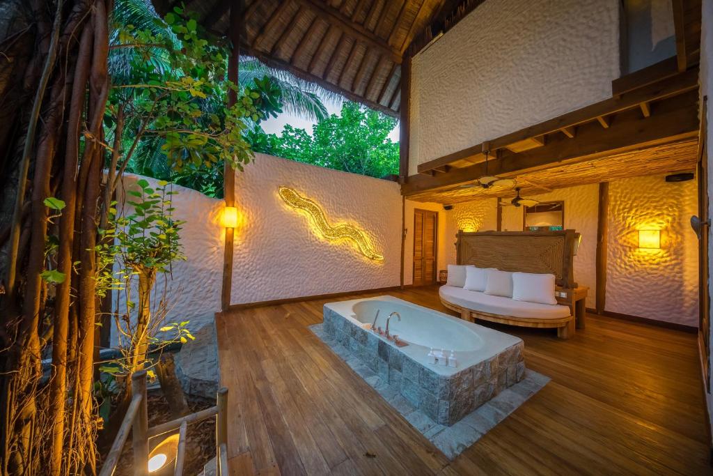 Soneva Fushi - luxo, piscina privativa no resort de luxo nas Ilhas Maldivas