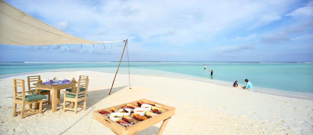 Soneva Jani - restaurante à beira-mar, frutas tropicais no resort de luxo nas Ilhas Maldivas
