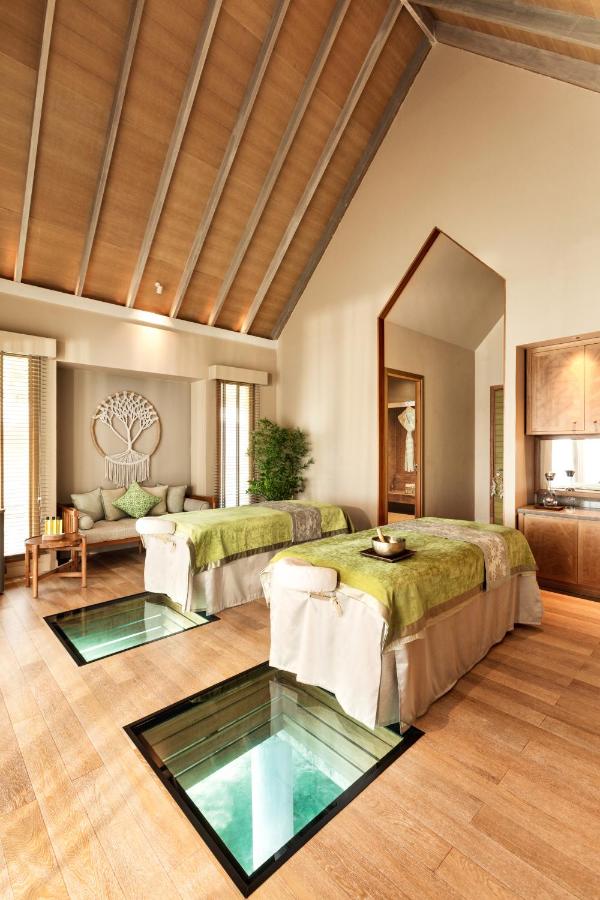 The Nautilus Maldives - camas de massagem, luz natural no resort de luxo nas Ilhas Maldivas