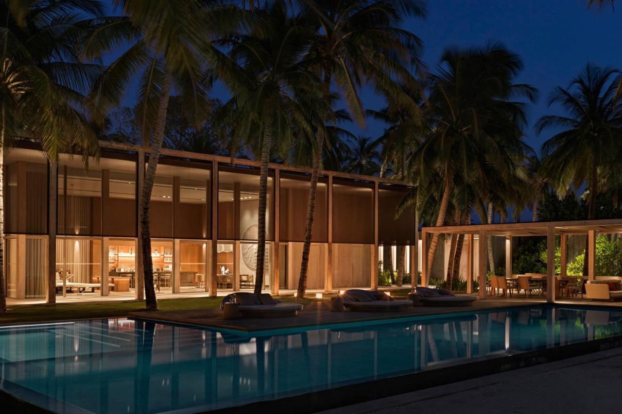 The Ritz-Carlton Maldives, Fari Islands - luxo, arquitetura moderna no resort de luxo nas Ilhas Maldivas