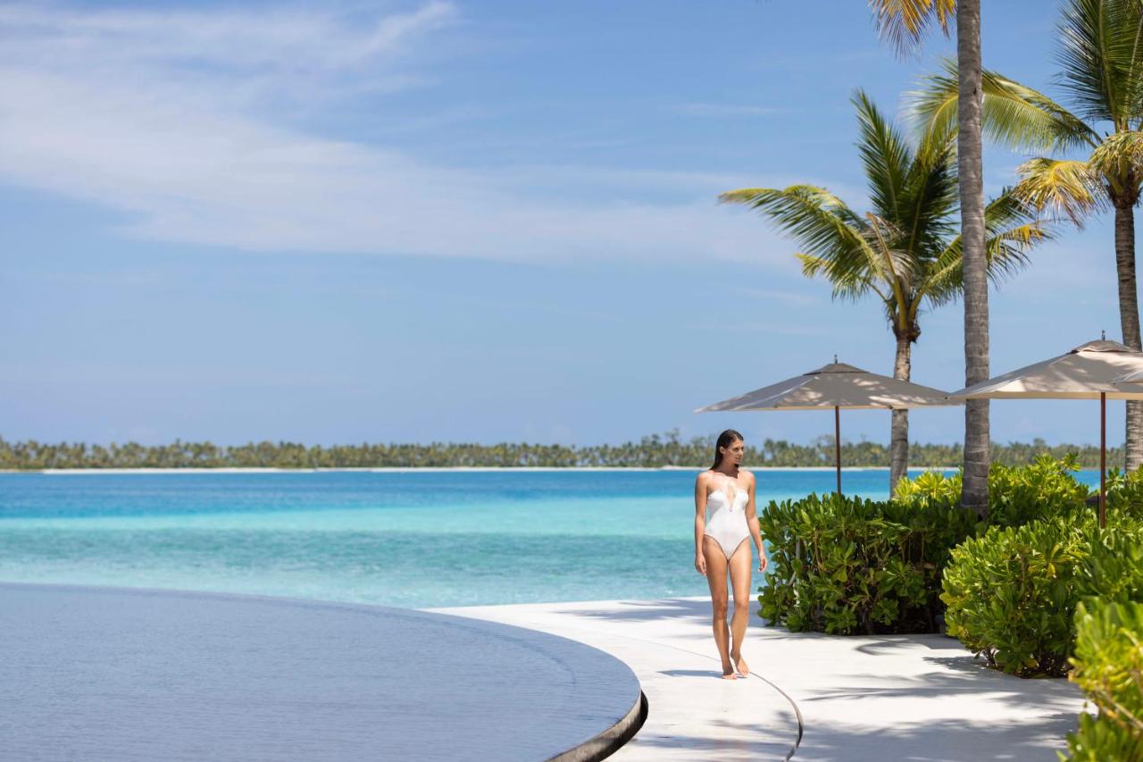 The Ritz-Carlton Maldives, Fari Islands - piscina infinita, lagoa turquesa no resort de luxo nas Ilhas Maldivas