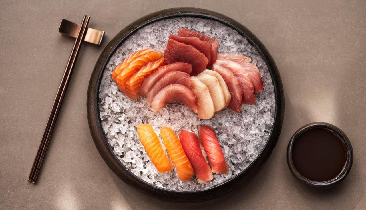 The Ritz-Carlton Maldives, Fari Islands - sushi, sashimi no resort de luxo nas Ilhas Maldivas