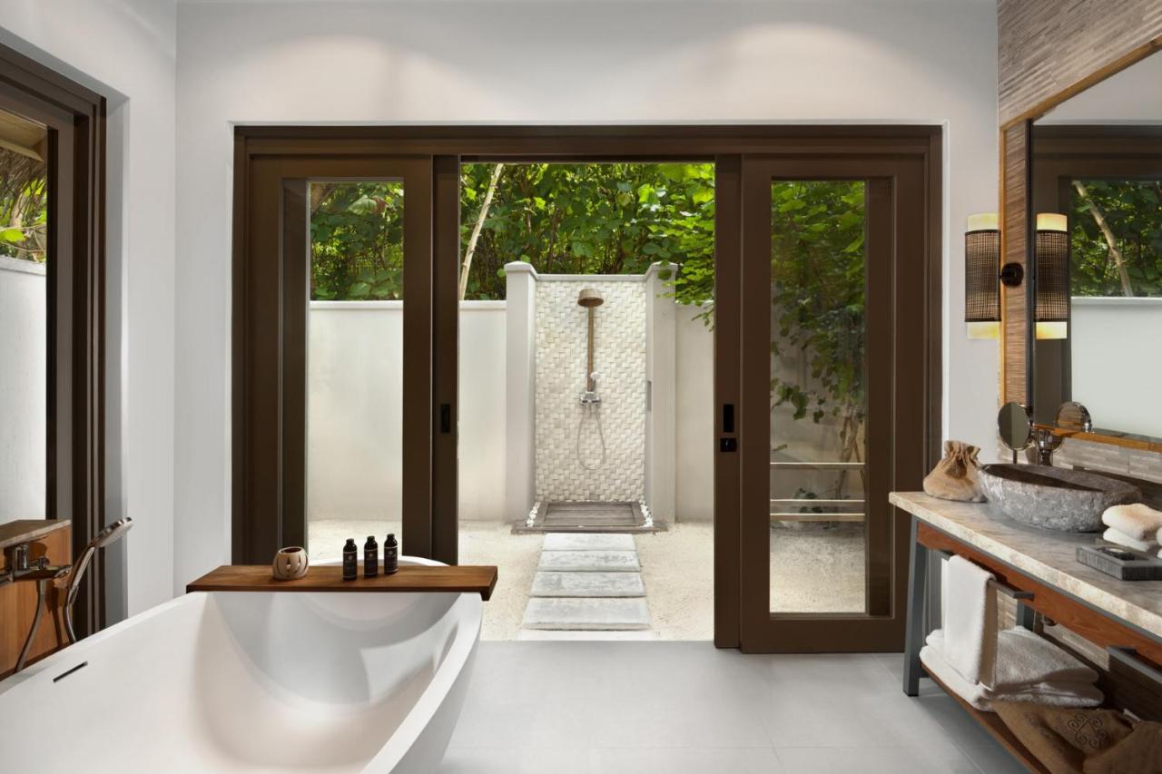 Vakkaru Maldives - luxuoso, banheira independente no resort de luxo nas Ilhas Maldivas