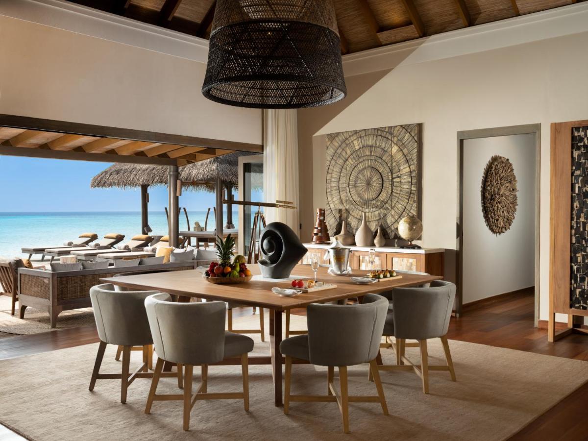 Vakkaru Maldives - luxuoso, vista para o mar no resort de luxo nas Ilhas Maldivas