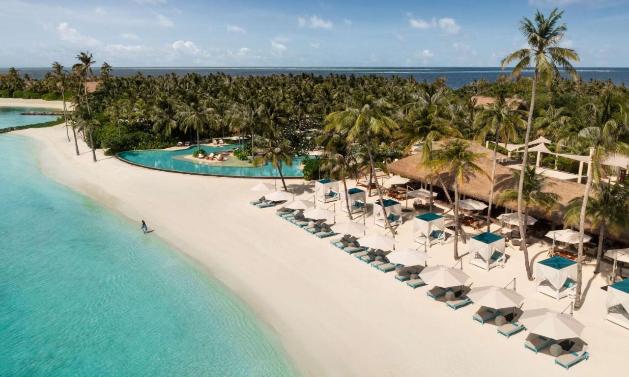 Waldorf Astoria Maldives Ithaafushi - praia de areia branca, águas turquesa no resort de luxo nas Ilhas Maldivas